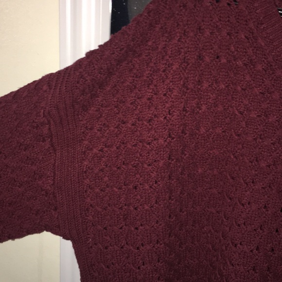 TALL Maroon Sweater! Great quality & breathable - Picture 4 of 4
